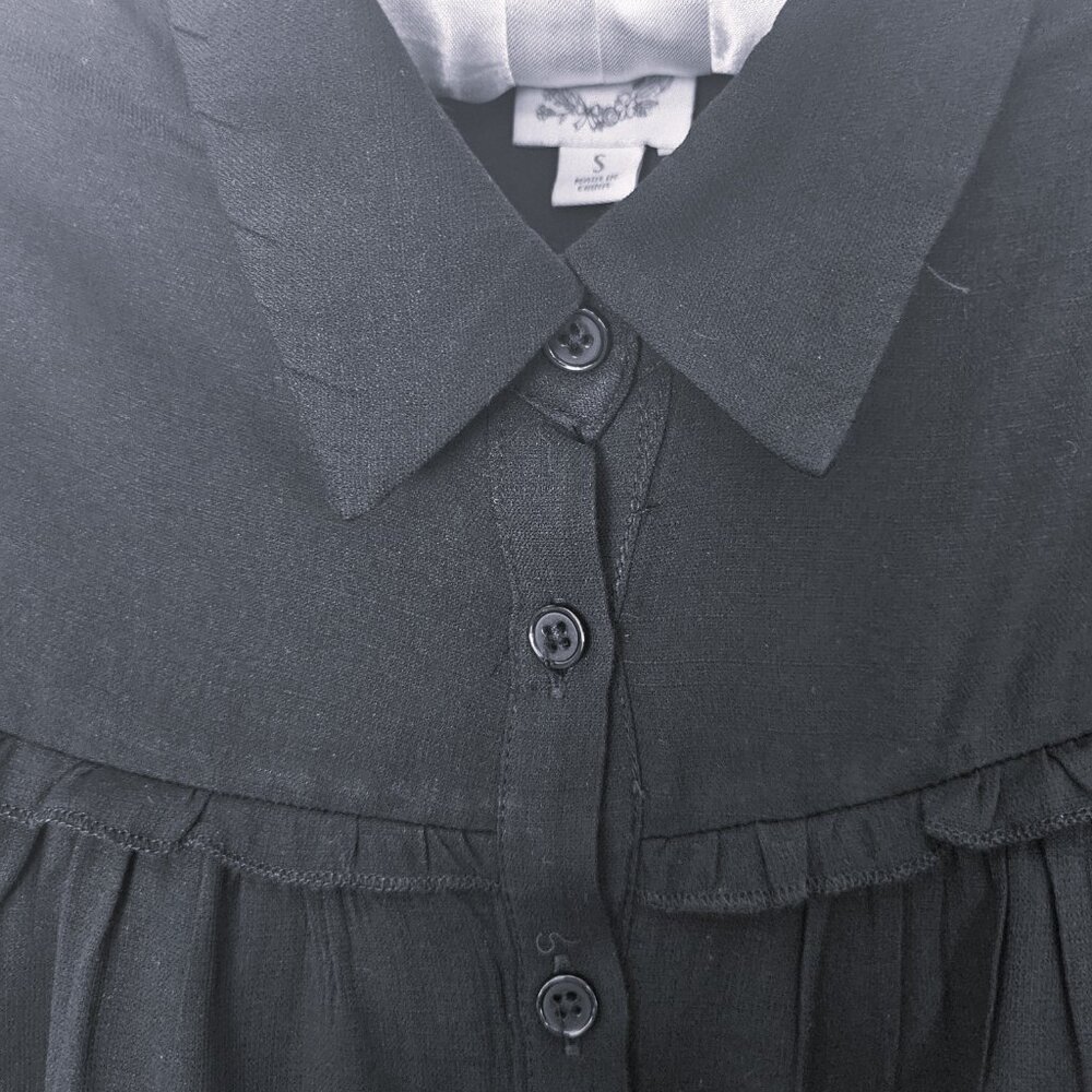 ADORABLE 3 TIERED RUFFLED SHORT SLEEVED BLACK BLOUSE SIZE S